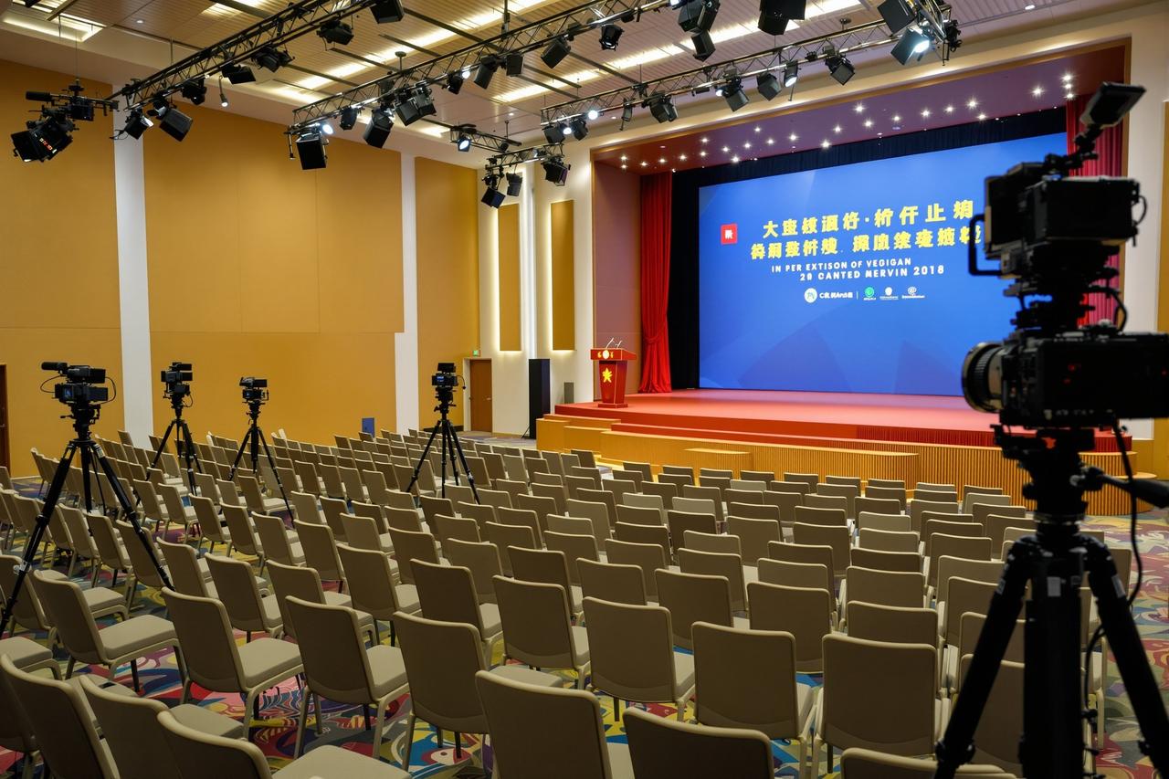 现场直击:某品牌发布会因艺人迟到两小时,媒体集体离场 - 52吃瓜网 现场直击:某品牌发布会因艺人迟到两小时,媒体集体离场 - 52吃瓜网